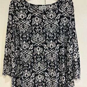 JM Collection Black and White Floral Blouse